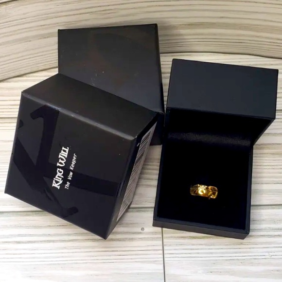 💍 King Will Men’s Wedding Band - Picture 8 of 11